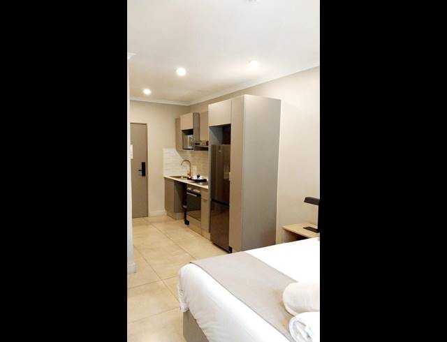 0 BEDROOM APARTMENT FOR SALE IN SANDTON CENTRAL